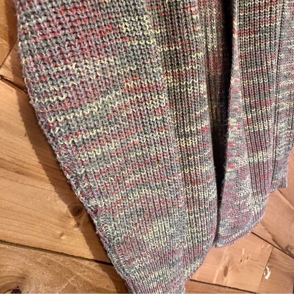 Questions Long Sleeve Gray Open Front Cardigan Sweater Size Medium - Picture 3 of 8